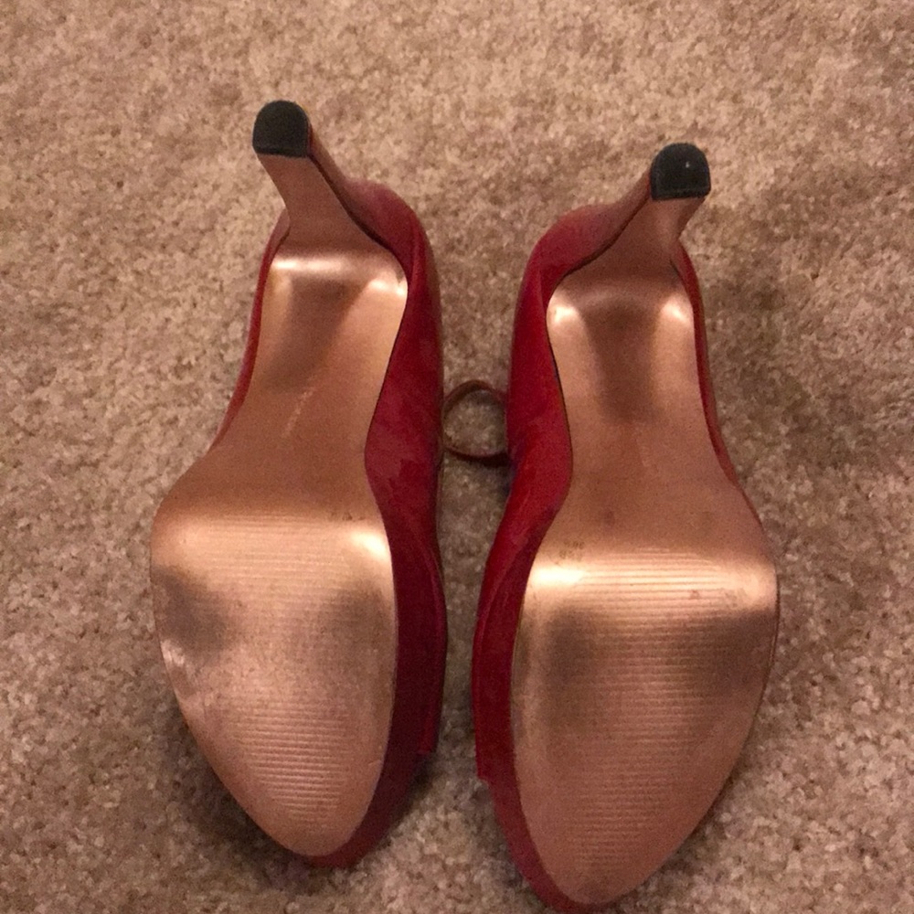 BCBGeneration Red Pumps - Picture 2 of 4